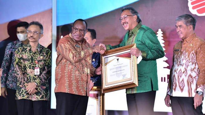 Pj Gubernur Terima Penghargaan Upakarya Wanua Nugraha, Kadinsos Babel: Terbaik karena Inovasi