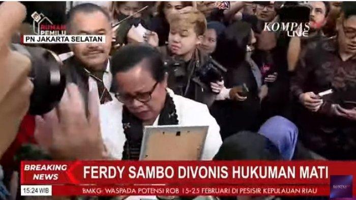 Ferdy Sambo Divonis Hukuman Mati, Tangis Ibu Brigadir J Pecah