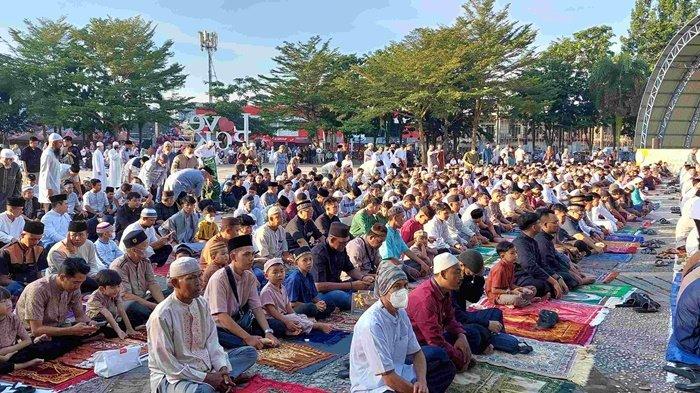 Gelar Salat Id di Alun-alun Taman Merdeka, Maulan Aklil Sebut Momentum yang Dirindukan