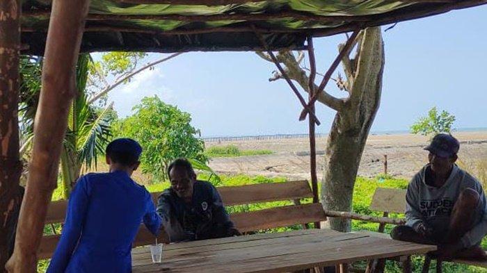 Satpolair Polres Bangka Barat Terus Ingatkan Nelayan Pentingnya Alat Keselamatan