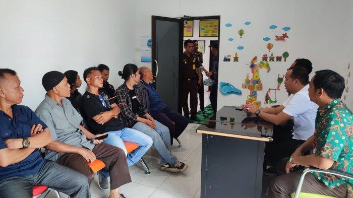 Buntut 11 Warga Tersangka Perusakan Aset, Perwakilan Masyarakat Laporkan Dugaan Tipikor PT Foresta