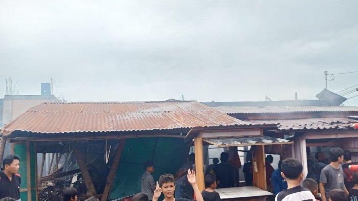 BREAKING News, Kebakaran Terjadi di Kawasan Padat Penduduk di Toboali, Satu Rumah Ludes Dilahap Api - 20240119-damkar2.jpg