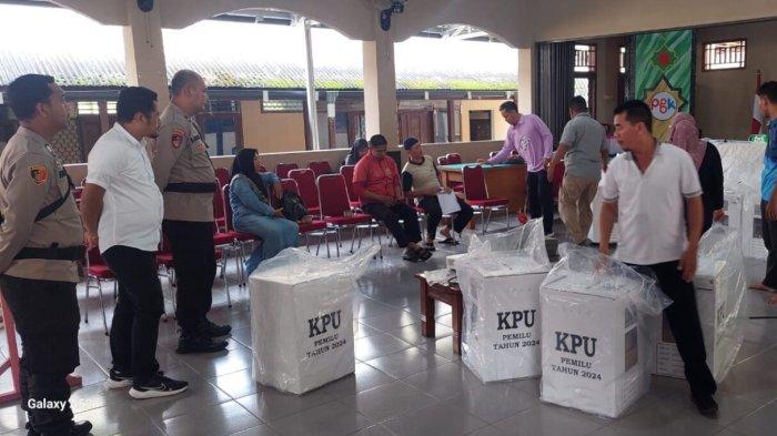 Pastikan Pemilu 2024, Polsek Pangkalanbaru Lakukan Pengamanan Rekapitulasi Penghitungan Suara