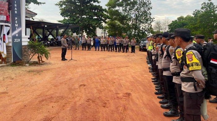50 Polisi Dikerahkan untuk Amankan Pendistribusian Logistik di Pulau Terluar di Bangka Selatan