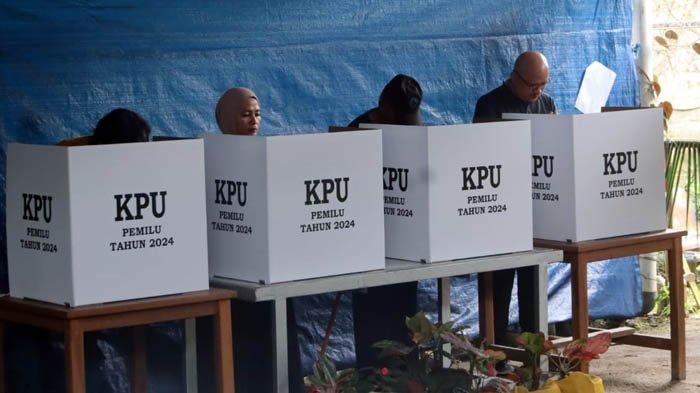 Selesai Nyoblos, Pj Bupati Belitung Menyeberang ke Pulau Seliu Tinjau Pelaksanaan Pemilu 2024