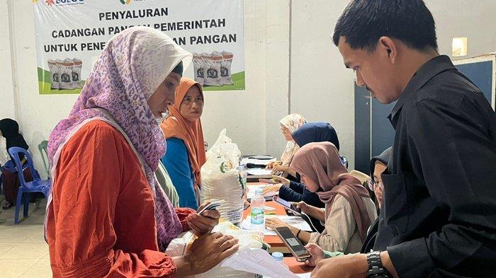 Kantor Pos Pangkalpinang Kembali Salurkan Beras CBP, Penerima Manfaat Diminta Datang Sesuai Jadwal