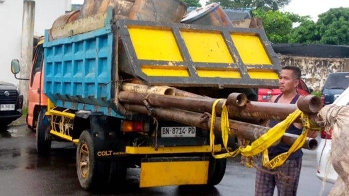 Curi Peralatan Tambang Timah, Pemuda Asal Petaling Banjar Ditangkap Tim Naga Polresta Pangkalpinang - 20240509-Tersangka-Yusup-18-saat-diamankan-tim-buser-Naga-1.jpg