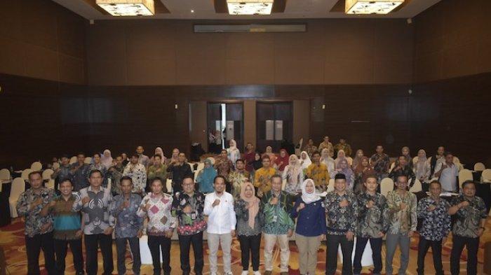 Panwascam Bangka Tengah Dilatih Tingkatkan Pengelolaan Kehumasan Jelang Pilkada 2024