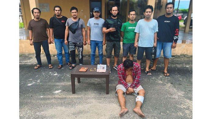 Kawanan Pembobol Rusong Gasak Uang Beserta Barang Berharga Senilai Rp1 Miliar di Pangkalpinang - 20240722-Para-pelaku-beserta-barang-bukti-saat-berhasil-diamankan-12.jpg