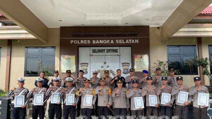 Belasan Anggota Polres Bangka Selatan Diganjar Penghargaan