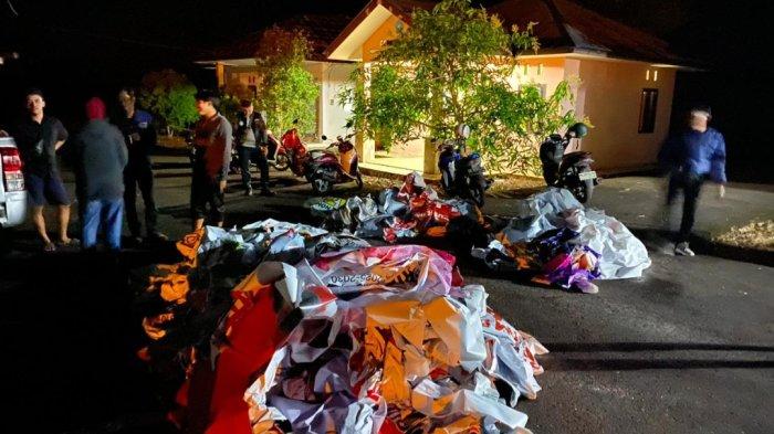 KPU Belitung Timur Bersihkan APK Pilkada, Selesai Tepat Pukul 06.00 Pagi