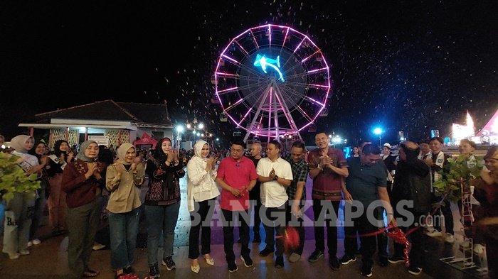 Wajah Baru Himpang Lima Toboali Diresmikan, Jadi Ajang Peningkatan Pertumbuhan Ekonomi - 20250209-PERESMIAN-Bupati-Bangka-Selatan-Riza-Herdavid-dan-Wakil-Bupati-Debby-Vita-1.jpg