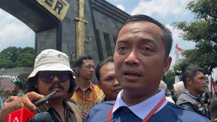 Profil Prasetyo Hadi Mensesneg Respons Pencabutan Kartu Pers Jurnalis, Sebut Prabowo Tak Terlibat