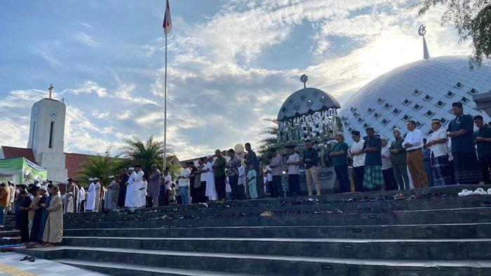 Masjid Agung Kubah Timah Ikon Toleransi di Pangkalpinang yang Berdampingan dengan Gereja