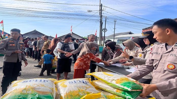 GPM -- Warga saat mendatangi lokasi GPM di Masjid Ar-Rahman Kelurahan Dul, Kecamatan Pangkalan Baru, Kabupaten Bateng, Senin (11/8/2025)