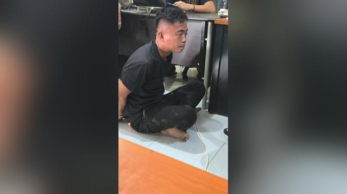KASUS PEMBUNUHAN -- Diduga pelaku pembunuhan Aditya Warman Pemred Media Online di Pangkalpinang ditangkap tim gabungan Polda Babel di Palembang, Senin (11/8/2025)