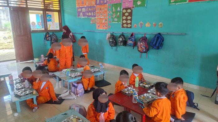 MBG -- Para peserta didik TK Pertiwi Pangkalpinang, saat melaksanakan MBG di hari kedua, Selasa (23/9/2025).