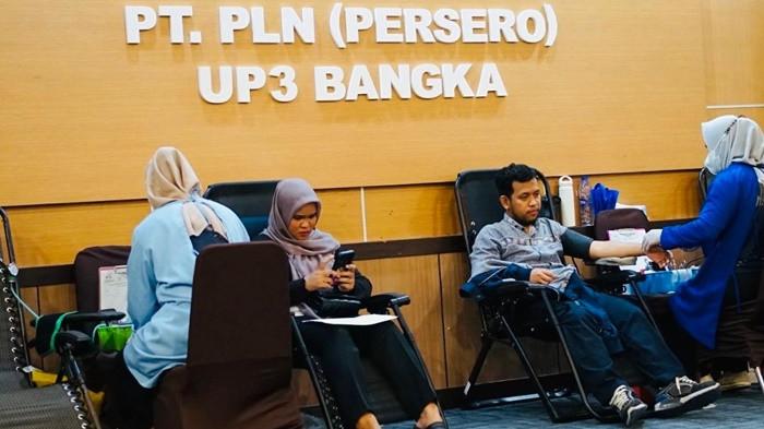 PLN UIW Bangka Belitung Ajak Pegawai dan Mitra Donor Darah Sambut Hari Listrik Nasional ke-80