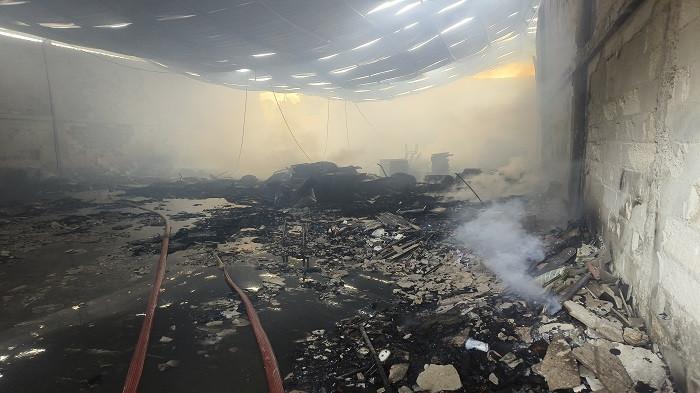 Gudang Furnitur Columbus di Belitung Terbakar, Kerugian Capai Rp1,3 Miliar