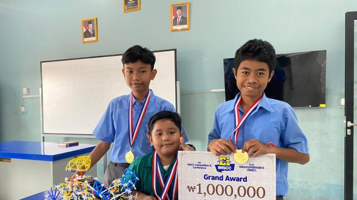 Tiga Siswa MHIS Bangka Raih Penghargaan di Korea Selatan, Ciptakan Robot Eksplorasi Luar Angkasa