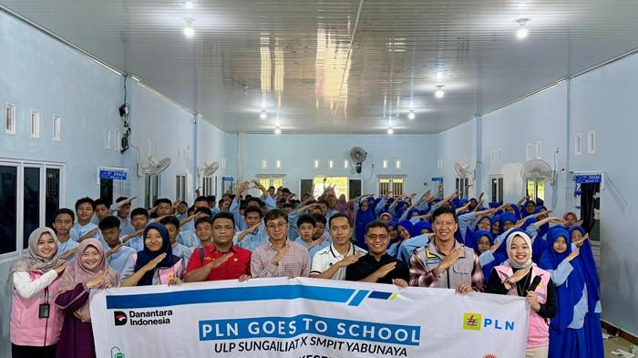 Melalui Program PLN Goes To School, PLN Babel Dorong Budaya Keselamatan Listrik dan Literasi Digital