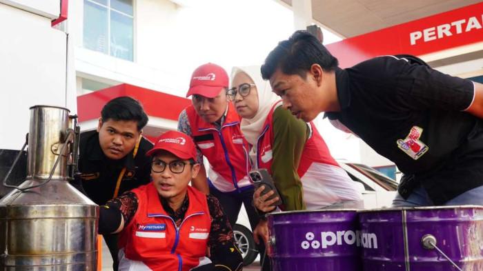 Tim Pertamina saat melakukan Pemantauan di salah satu SPBU, Kamis (30/10/25)