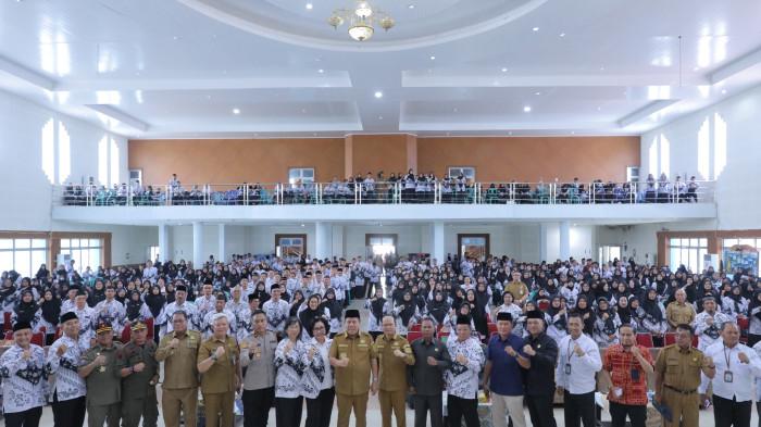 Gubernur Babel Hidayat Arsani: Guru Garda Terdepan Membangun Karakter dan Masa Depan Bangsa