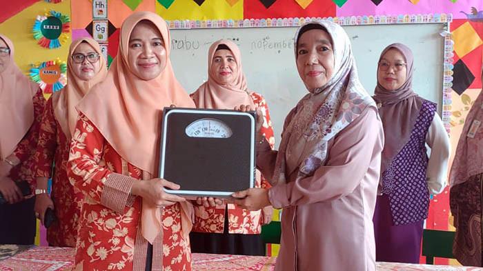 Serunya Anak-Anak RA Perwanida Sikat Gigi Massal Bersama DWP dan Puskesmas Melintang