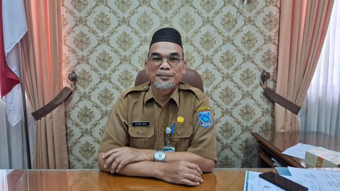 Kepala BKPSDMD Provinsi Bangka Belitung, Darlan saat ditemui di ruang kerjanya, Senin (24/11/2025).