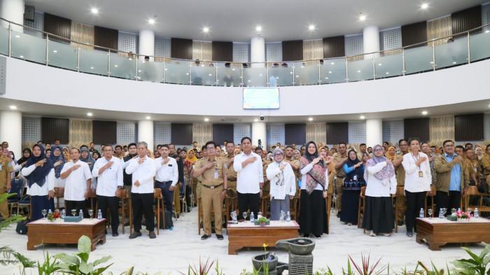 Foto bersama saat acara Launching 5 Program Studi Baru di Gedung Balai Betason Kampus (BBK)