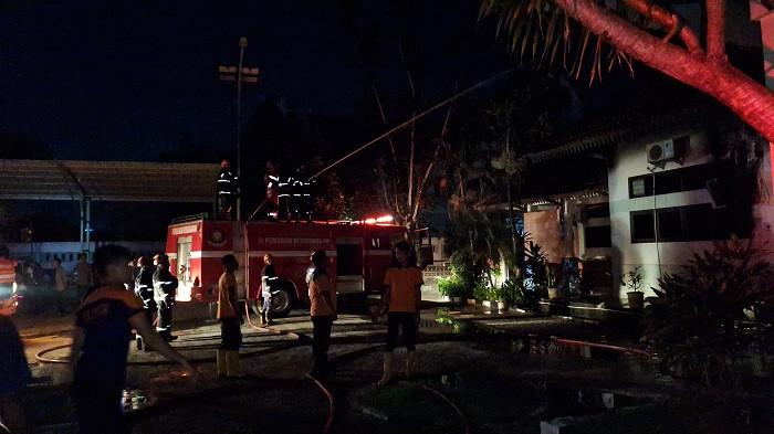 KEBAKARAN -- Kondisi Kantor Dishub Babel, saat terjadi kebakaran, Selasa (29/4/2026).