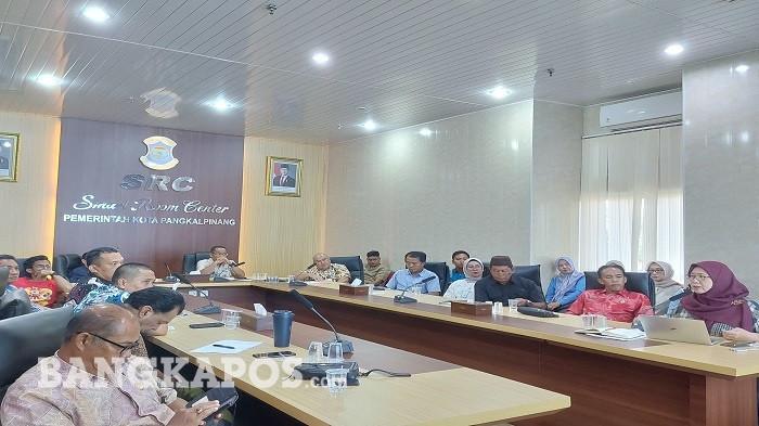 Rapat koordinasi bersama sejumlah stakeholder yang digelar di Smart Room Center (SRC) Kantor Wali Kota Pangkalpinang, Jumat (5/6/2026).