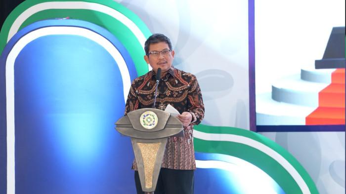 Direktur Utama BPJS Kesehatan Prof. Dr. Ali Ghufron Mukti, M.Sc., Ph.D memberikan sambutan dalam kegiatan Malam Puncak Anugerah Duta Muda BPJS Kesehatan 2025