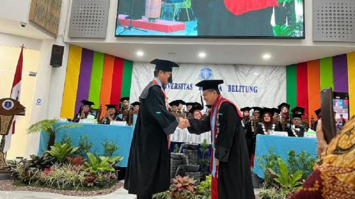 Dikukuhkan jadi Guru Besar UBB, Prof Dr. Dwi Haryadi Berharap Bisa Memberikan Kontribusi