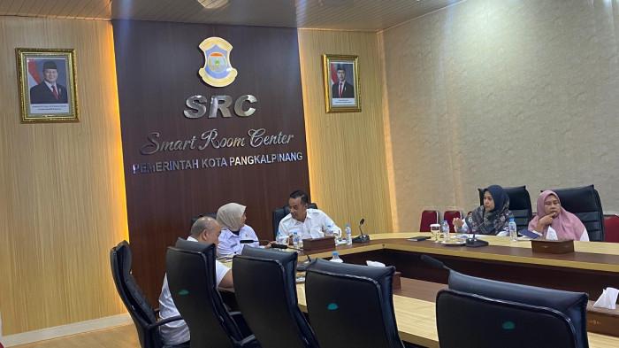 Pemerintah Kota (Pemkot) Pangkalpinang mengikuti kegiatan rembuk dan bincang-bincang otonomi daerah (otda) bersama Kementerian Dalam Negeri (Kemendagri) RI yang digelar secara virtual melalui Zoom Meeting, Rabu (4/1/2026) di Smart Room Center (SRC) lantai II Kantor Wali Kota Pangkalpinang.