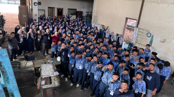 147 Siswa SMP Muhammadiyah Toboali Belajar Jurnalistik di Bangka Pos