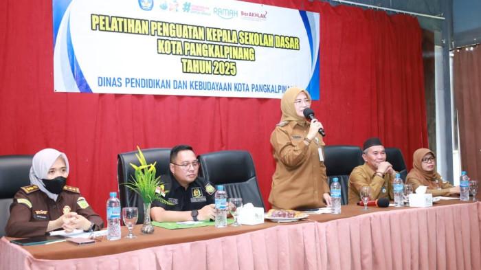 Dindikbud Pangkalpinang Latih Kepala Sekolah SD dan SMP agar Mampu Meningkatkan Kualitas Pendidikan