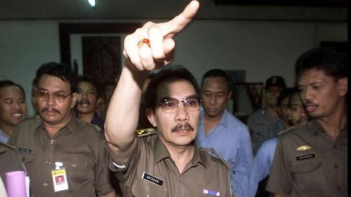 Antasari Azhar pada tahun 2000 saat di Kejaksaan Negeri Jakarta Selatan.