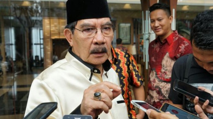 Mantan Ketua KPK Antasari Azhar saat ditemui usai acara syukuran pembebasan bersyarat dirinya dari Lapas Klas I Tangerang di Hotel Grand Zuri, Tangerang, Banten, Sabtu (26/11/2016).