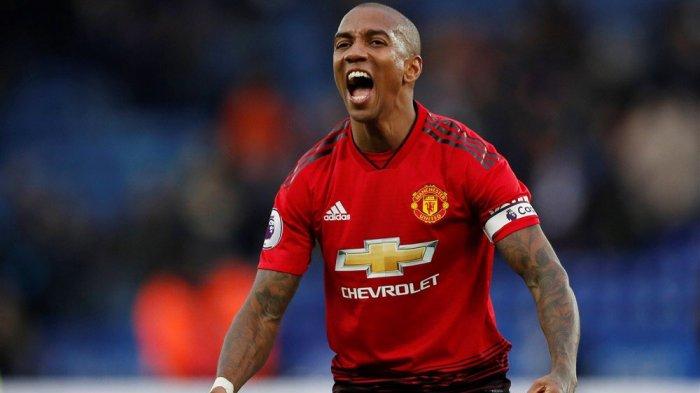 Ashley Young, dikabarkan akan dipinang Inter Milan.
