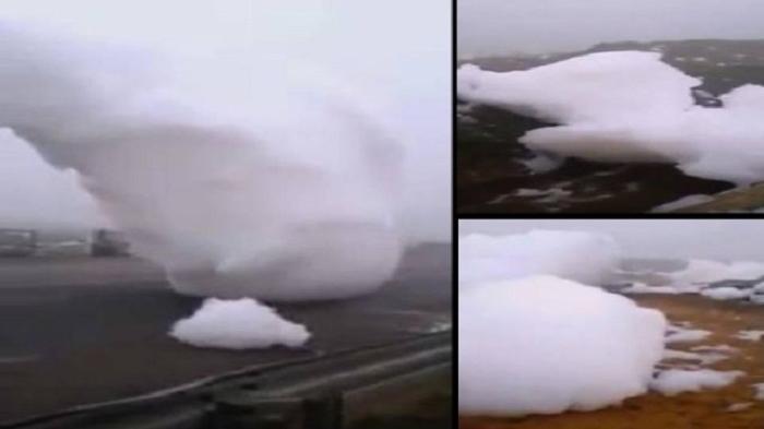 VIDEO: Mengerikan, Gumpalan Awan Jatuh dari Langit