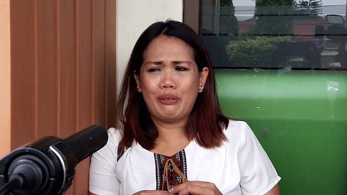 Mengaku Berzina dengan Suami Orang Elly Sugigi Siap Bertobat dan Mantap Berhijab : Saya Penuh Dosa