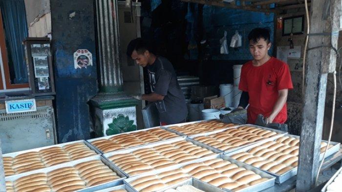Pabrik Roti Wajib Senyum, Sehari Produksi 20.000 Roti Berbagai Jenis