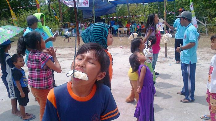 Lomba makan kerupuk
