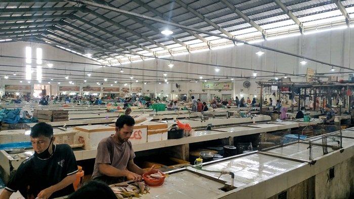 Pasar Kite Sungailiat Sepi Pembeli, Omset Pedagang Ikan Turun Drastis