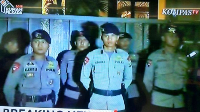 KPK Datangi Rumah Setya Novanto Malam-malam, Bribmob Terlihat 'Siaga' di Rumah Ketua DPR RI