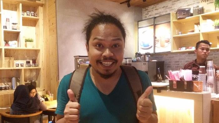 Di Puncak Karier 'Payung Teduh', Sang Vokalis Pamit 'Saya Mundur!', Ternyata Ini Alasannya