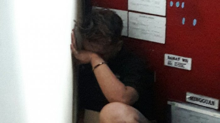 Intip dan Rekam Mahasiswi Mandi, Buruh Harian Babak Belur Dihajar Massa