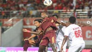 20231005_Duel-pemain-PSM-Makassar-dan-Hai-Phong-di-Piala-AFC.jpg
