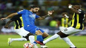 20240301_Pemain-Al-Hilal-dan-Al-Ittihad-berebut-mendapatkan-bola.jpg